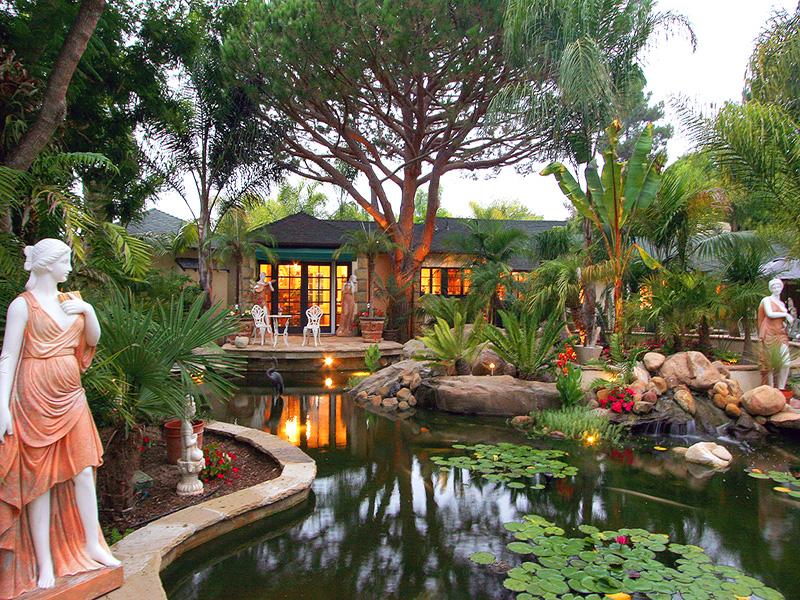 Luxury Properties - Large Homes